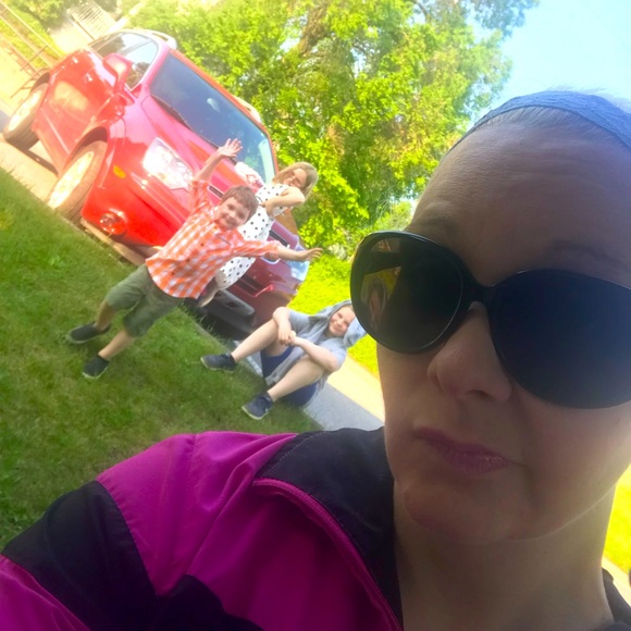 Meet your Posher, Allie S. - Picture 2 of 6